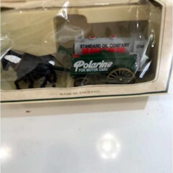 NWT Vintage 8 CHEVRON DIE CAST TRUCKS MADE IN ENGLAND BY LLEDO Models - Picture 5 of 11